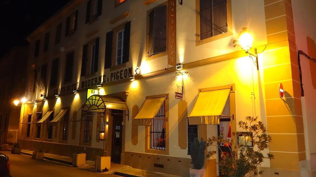 Hotel Moderne Et Pigeon Limoux Bagian luar foto