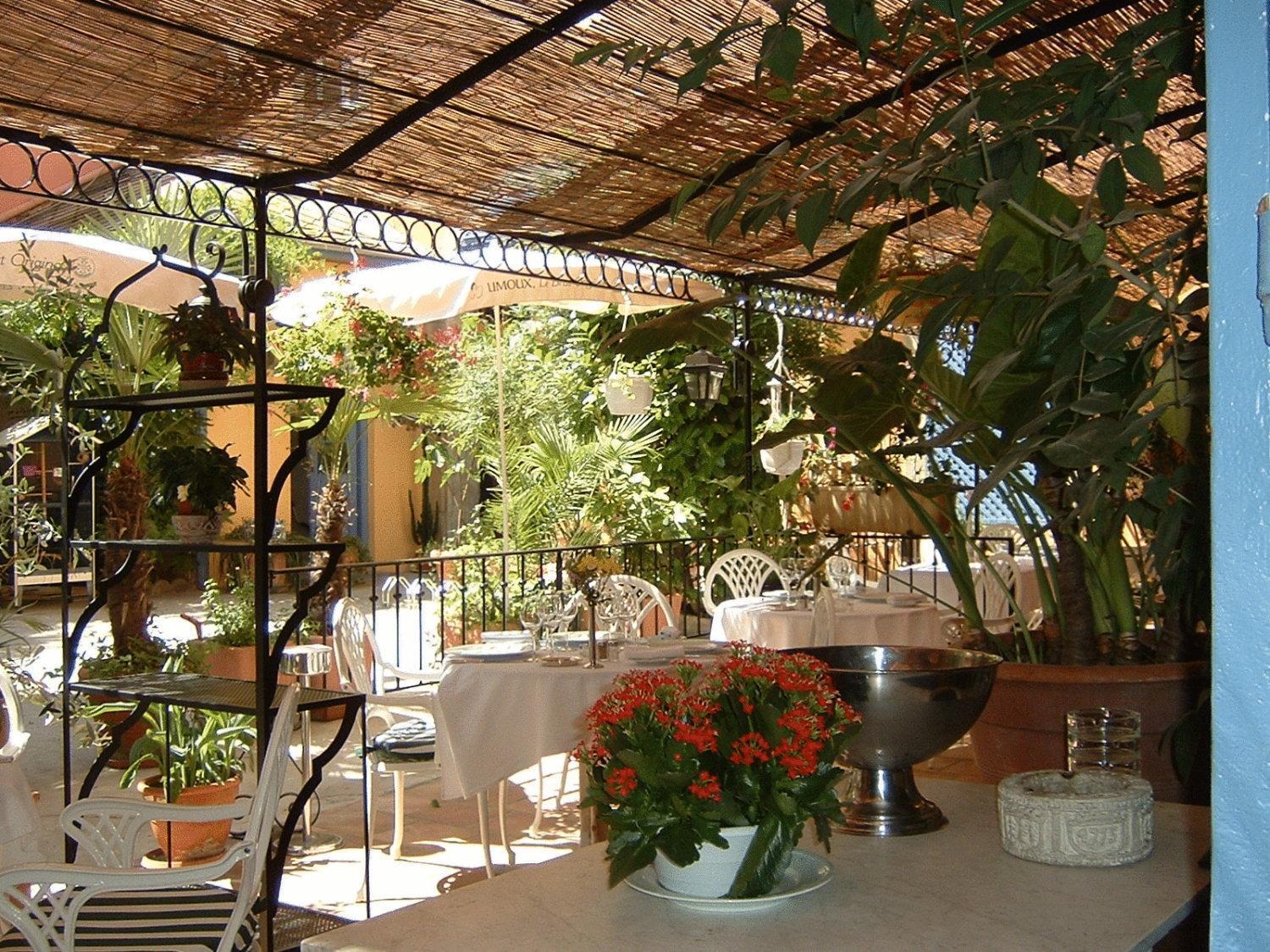 Hotel Moderne Et Pigeon Limoux Bagian luar foto